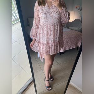 Cute short pink dress!